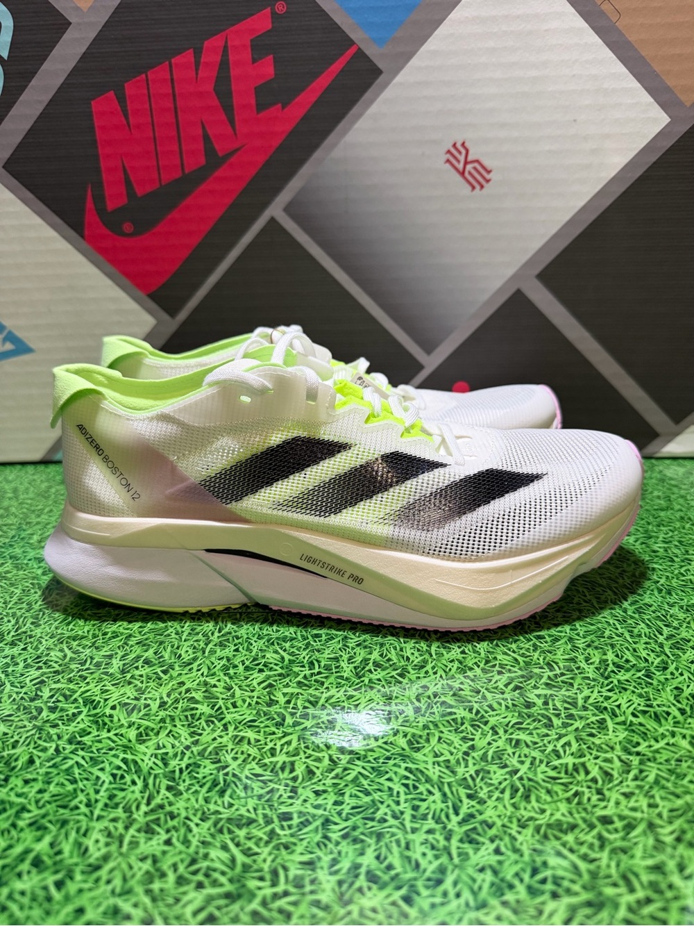 Adidas Adizero Boston 12 Men's Running Shoes White/Green Spark IG332 Size 10.5.